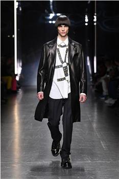 Versace: Fall/Winter 2019/2020 Menswear at Milan Fashion Week观看